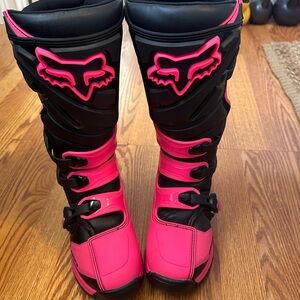 Fox Women's Black and Pink Combat Boots